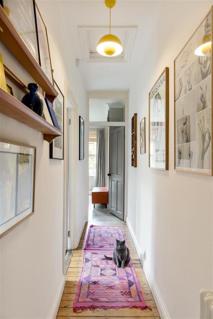 Clementina Road, E18