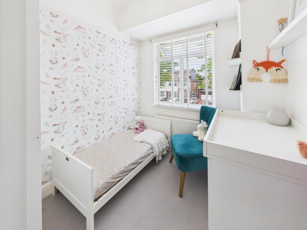 CAM02386G0-PR0140-STILL046