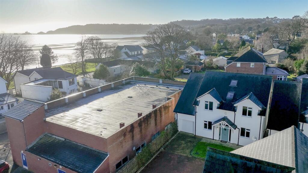 Sequence 01.00_03_54_56.Still006-2.jpg