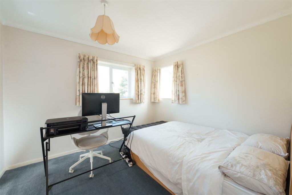12 Dale Close, Hitchin-17.jpg