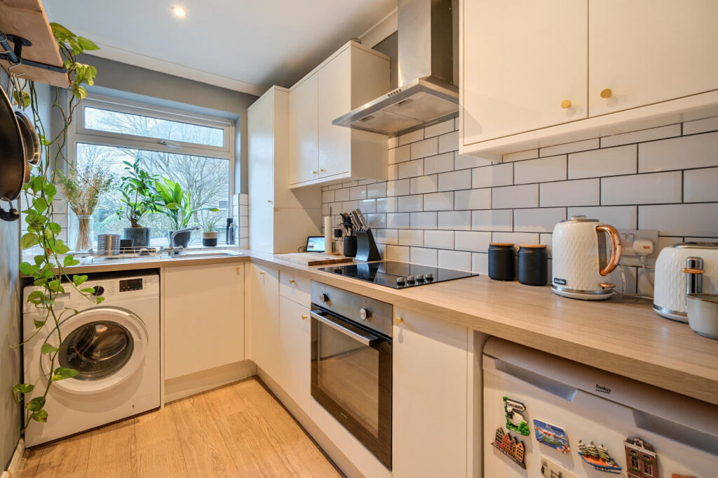 1395246-18-695f83...