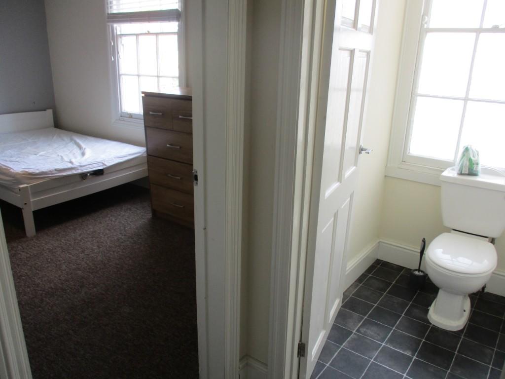 Front en-suite room 