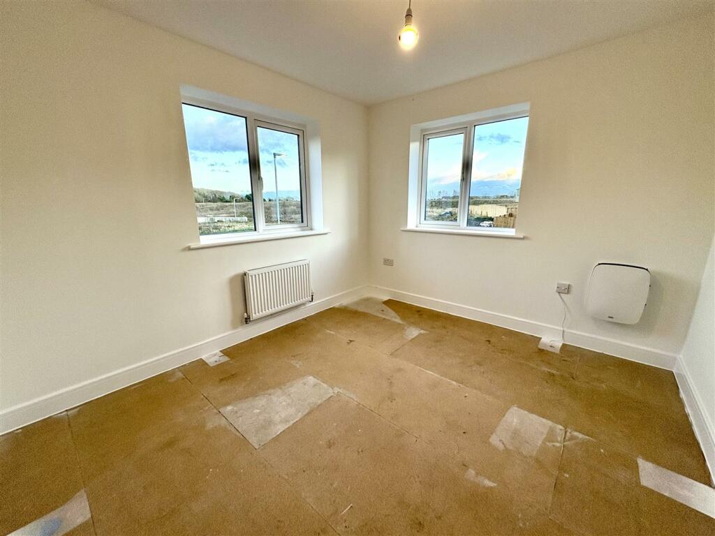 Bramleys Estate Agents - Stonebrooke Gardens - Ell
