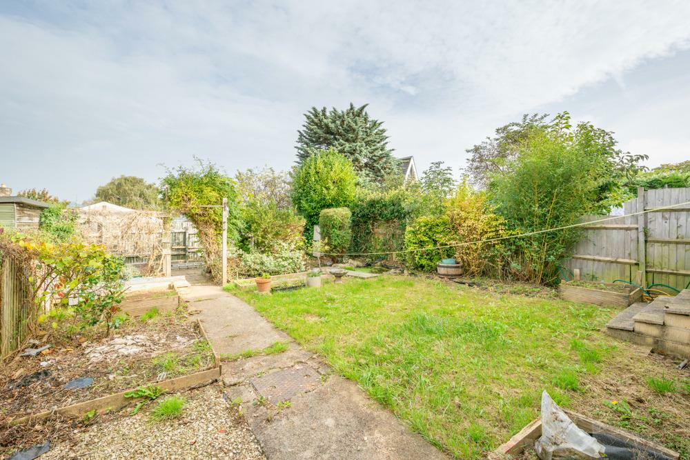 51 Holcombe Close BA2 6UP-13.jpg