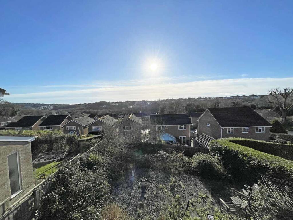 Hopton Close 6 - Rear View.jpg