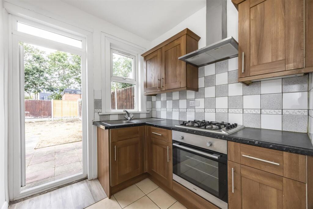 5 Abbots Park Road -016.JPG