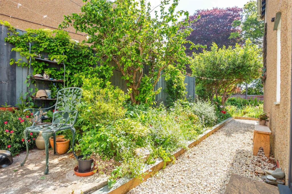 Garden-3.jpg