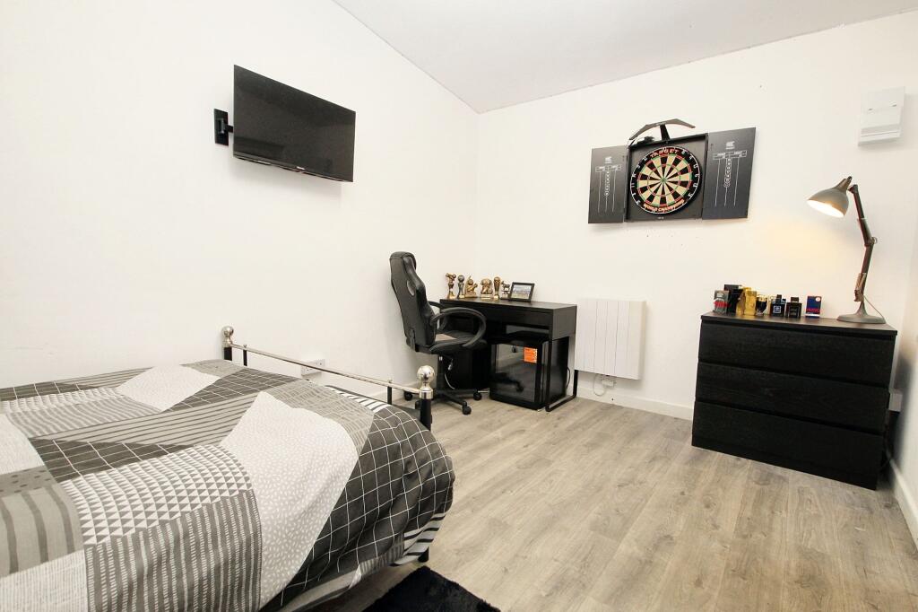 OUTHOUSE / OFFICE / BEDROOM