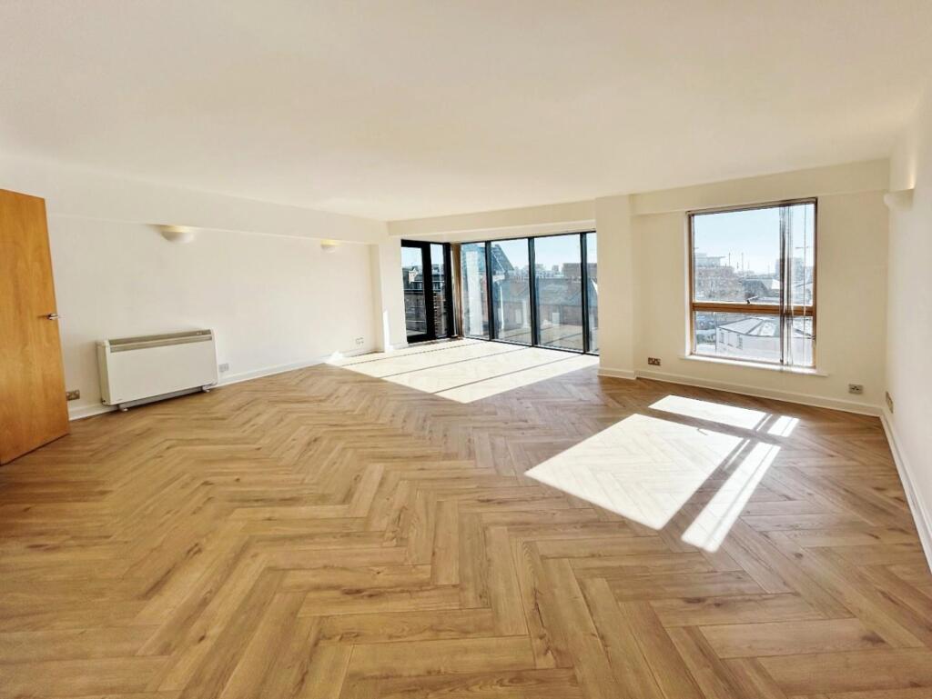 Open Plan Living/Dining