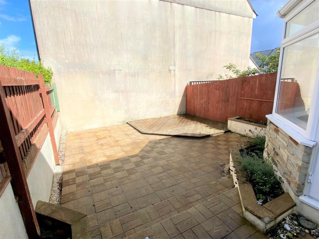 62 Cavendish Crescent Garden