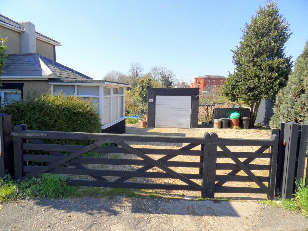 GARAGE &amp; DRIVEWAY
