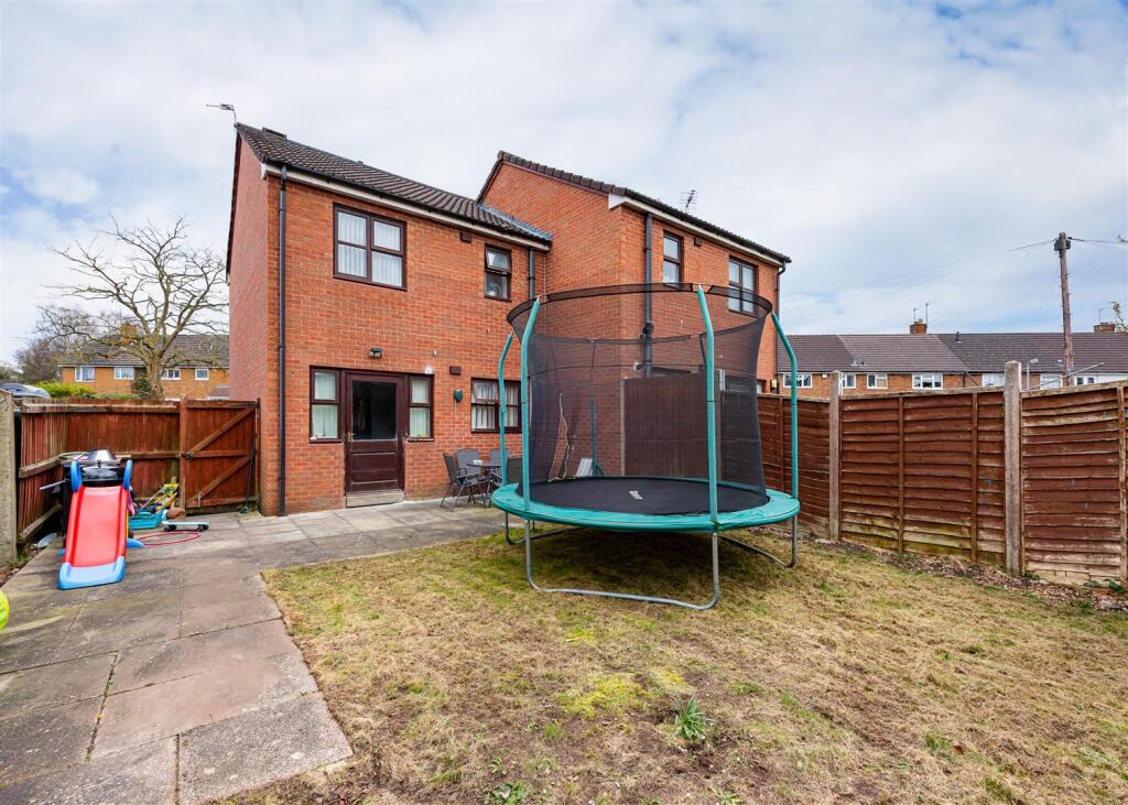 49 Dingle Road-External.jpg