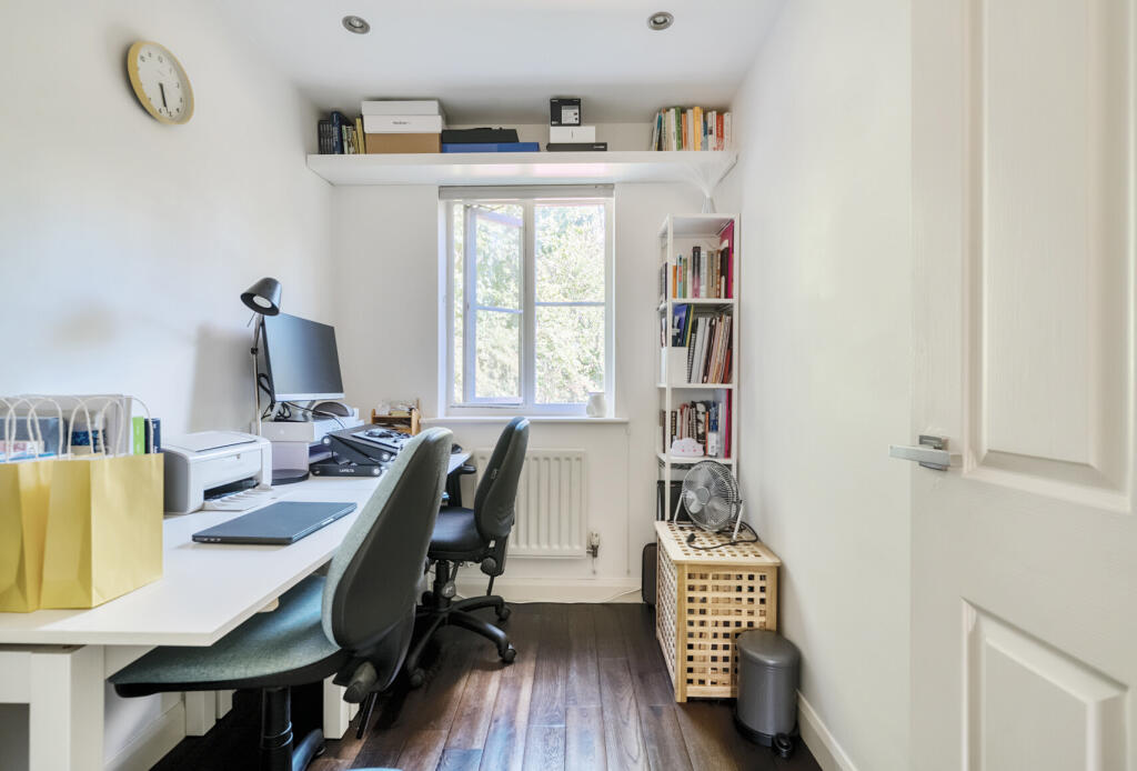 1312170-4-686e9a5...