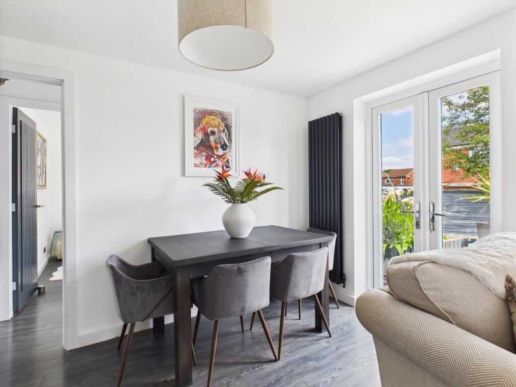 CAM03729G0-PR0062-STILL011