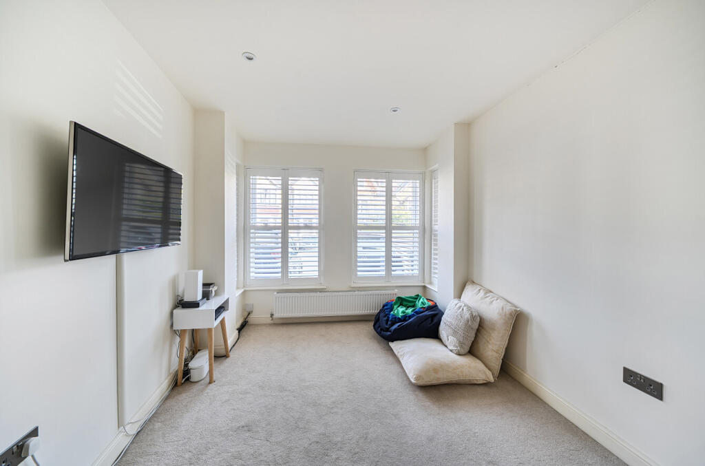 1350485-10-68c047...