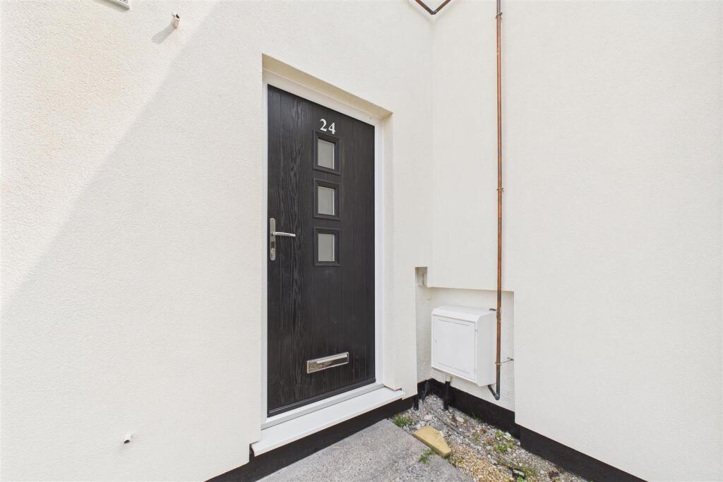 24 Dutton Road, Whitchurch, Bristol BS14 8BW | Lea