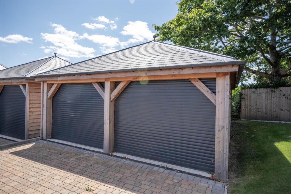 Detached Double Garage