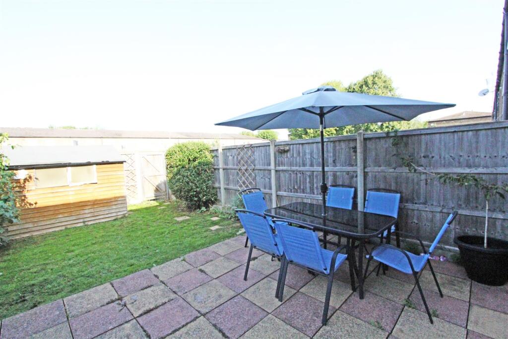 IMG_5943 patio garden.jpg