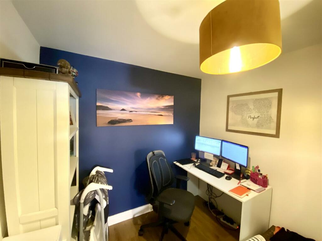 HOME OFFICE