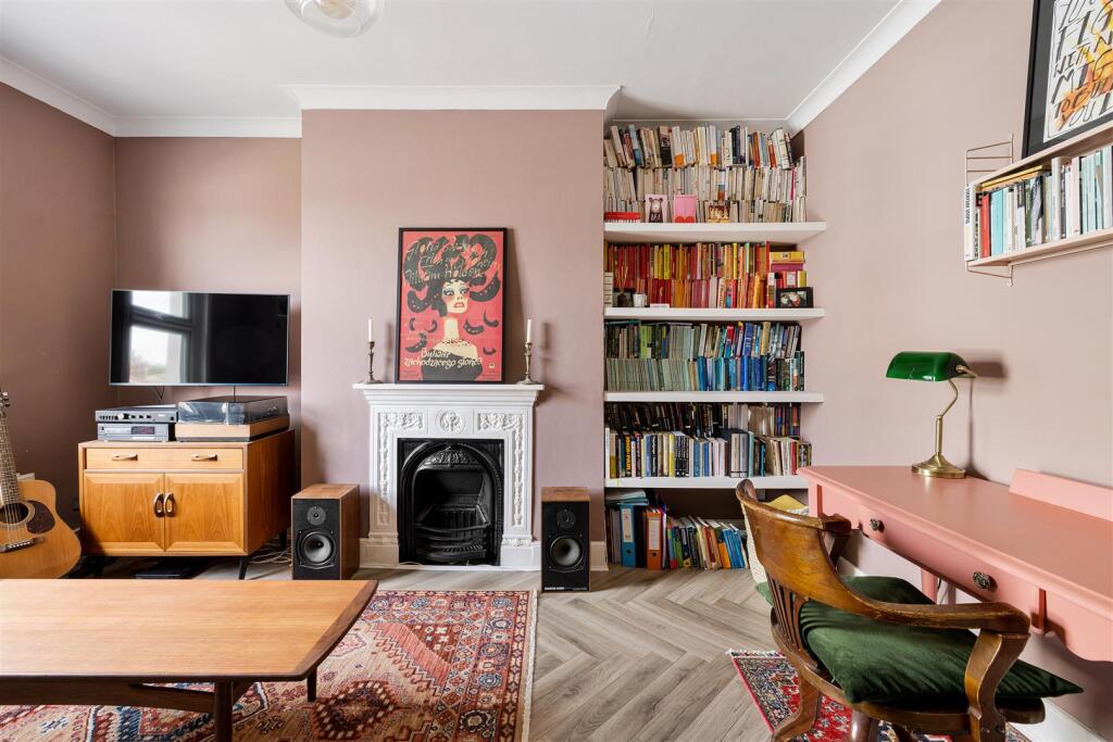 Grange Park Road, E10