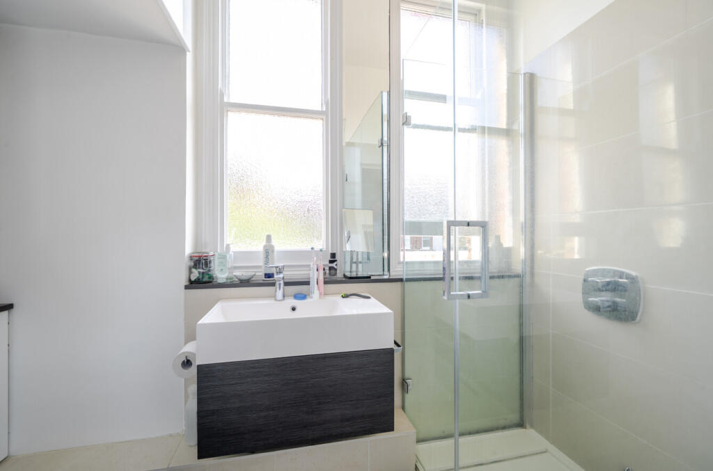 1359913-11-68da52...