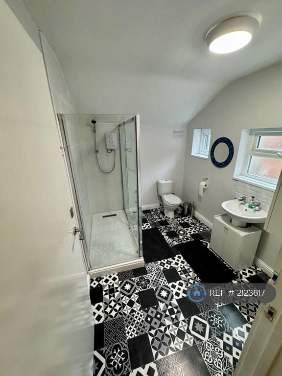 First Floor Bathroom 