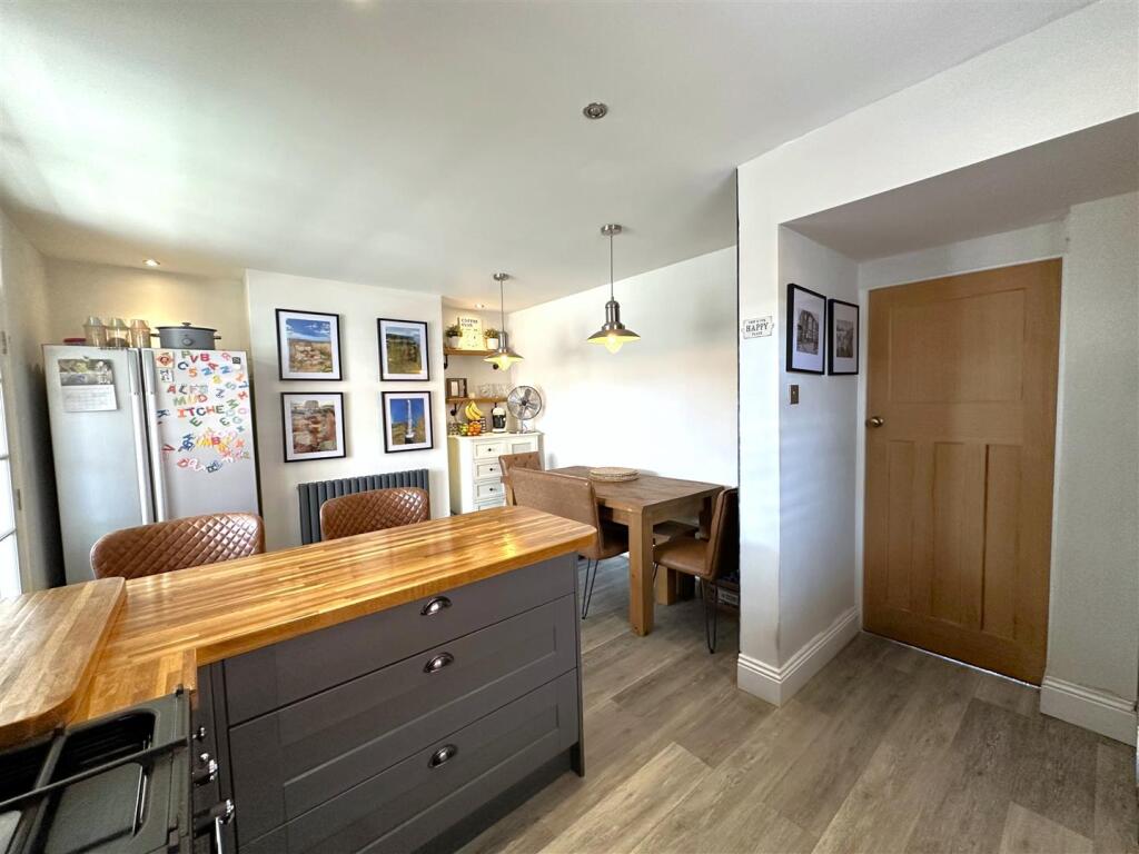 Open-Plan Dining Kitchen 254