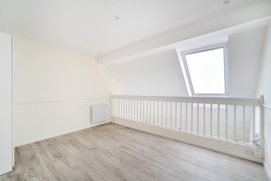 1298365-5-682dae8...