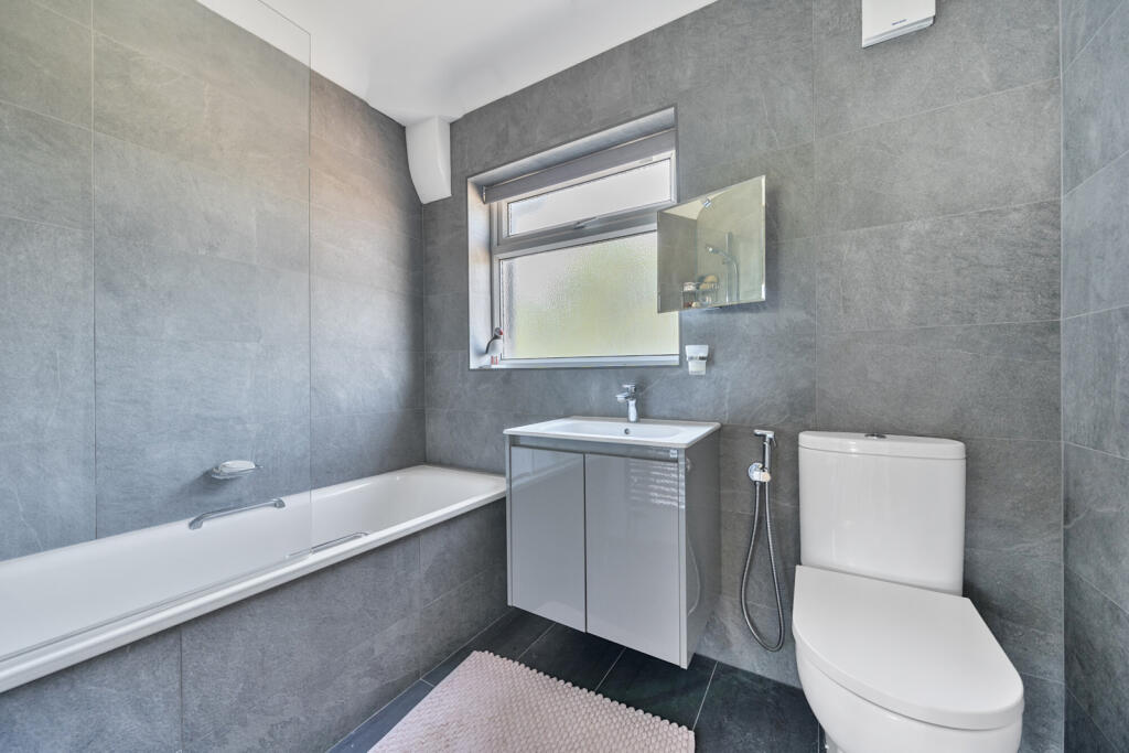 1319852-14-6870f3...