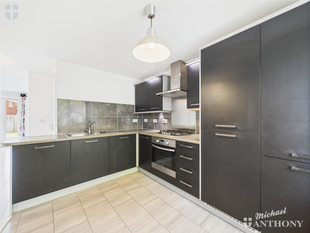 CAM03218G0-PR0622-STILL018