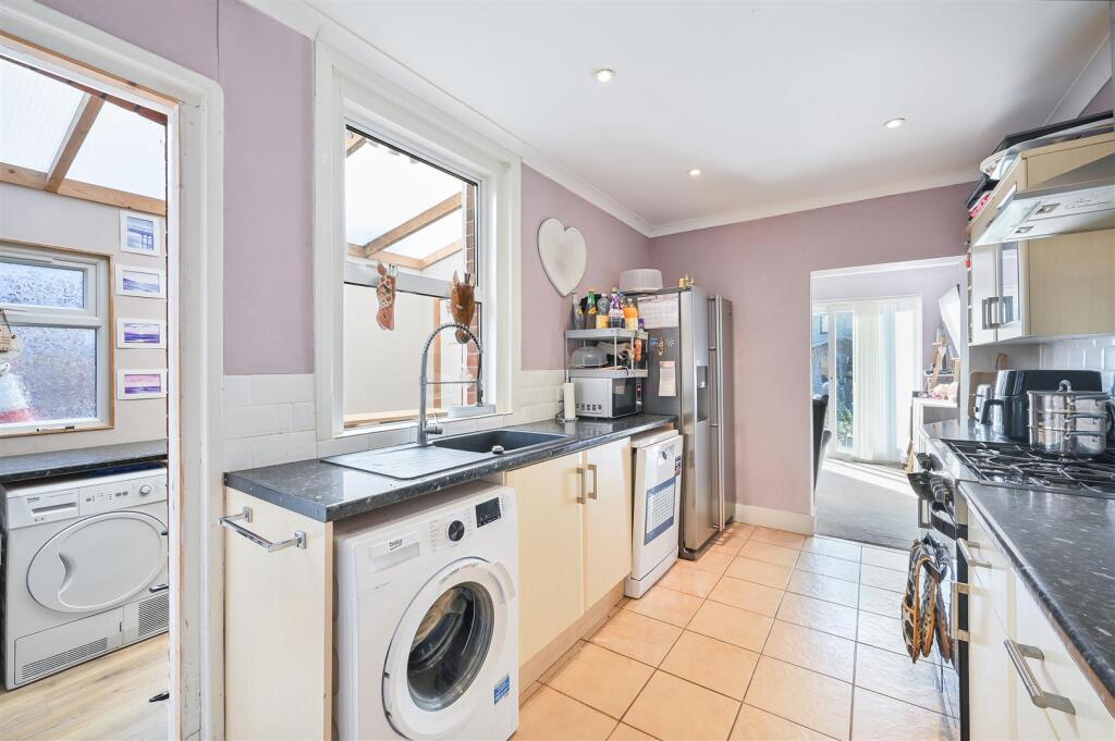 LYME REGIS ROAD, 34- (6).jpg