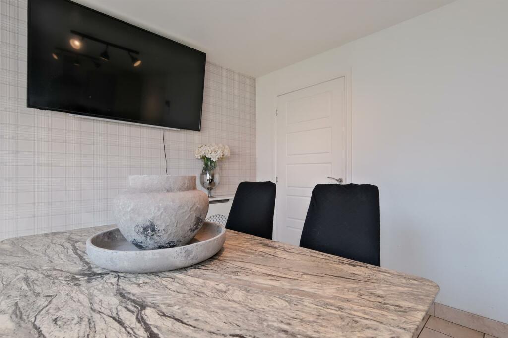 011-14 Brock Place Motherwell ML1 1AH.jpg