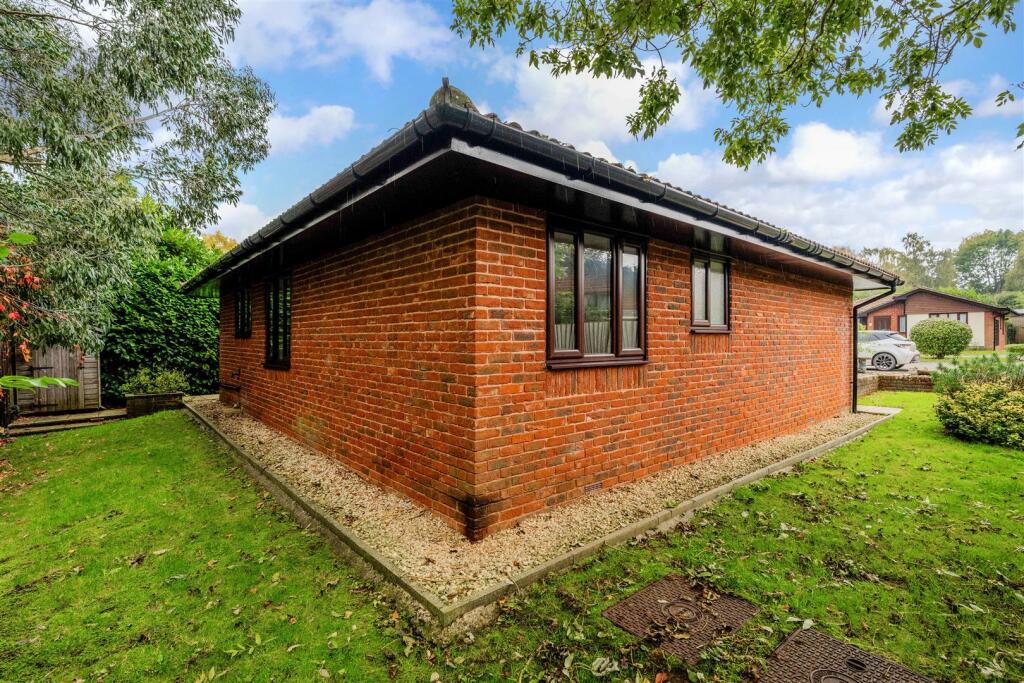 OAKMEAD GREEN (5).jpg