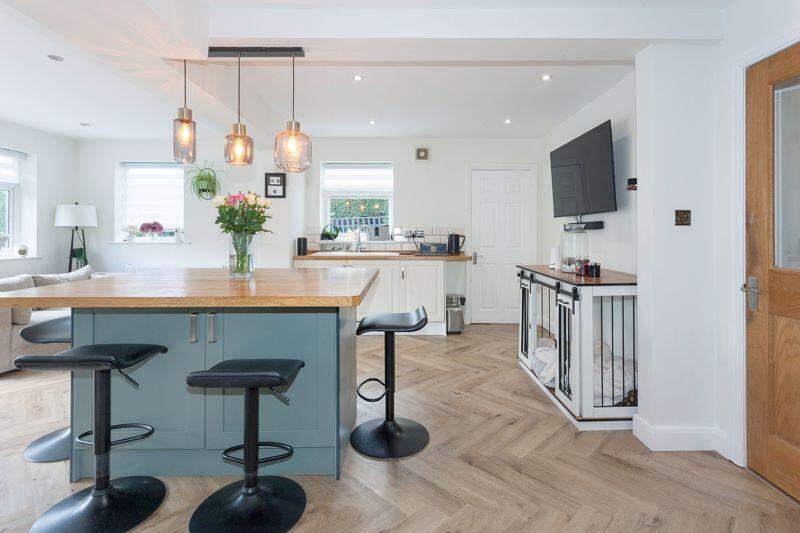OPEN PLAN LIVING DINING KITCHEN