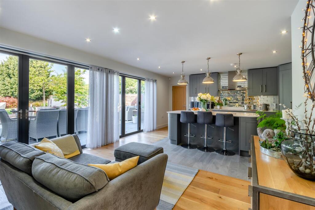 8645460-interior01.jpg