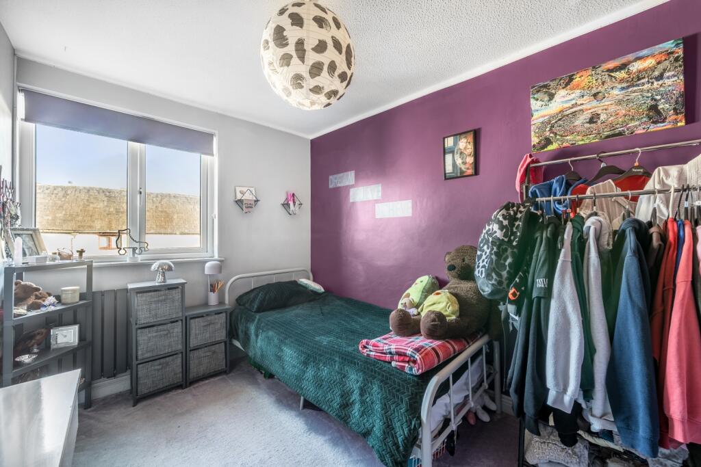 1386820-24-69304b8a024bc-ARW