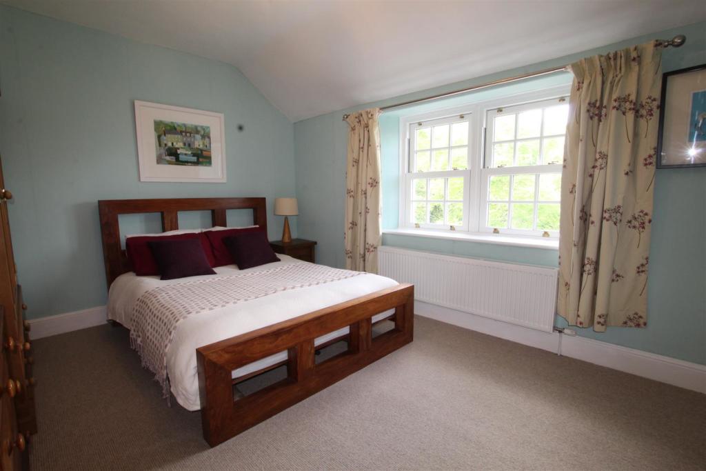 bed 3.JPG