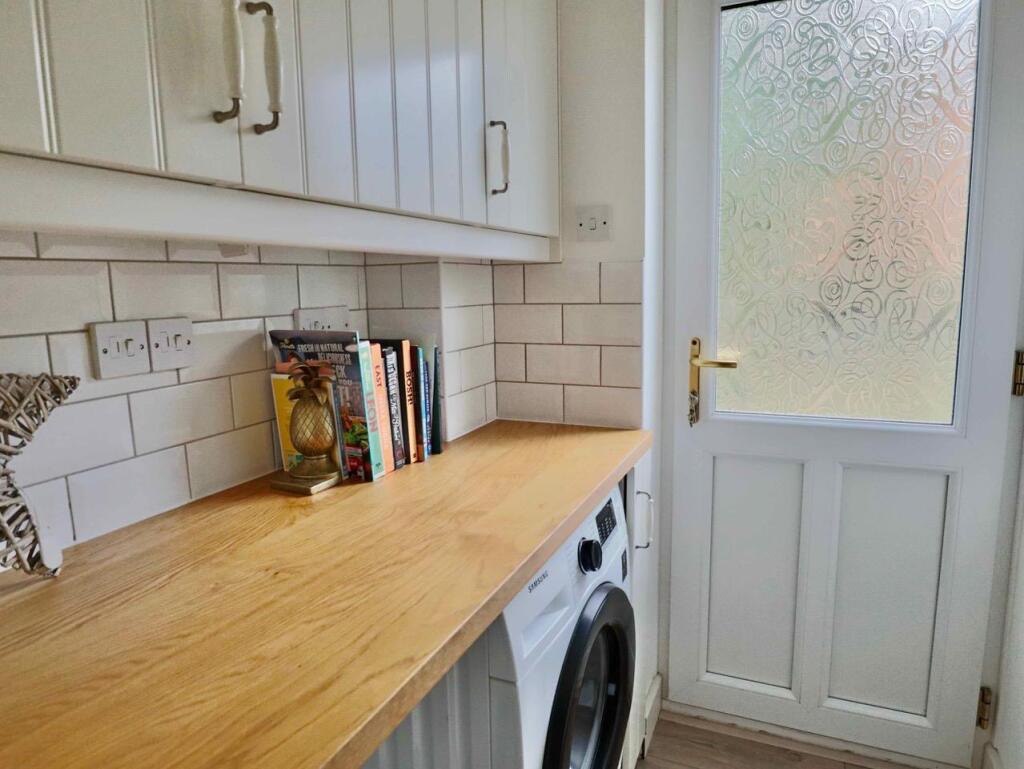 Utility Room (rear)