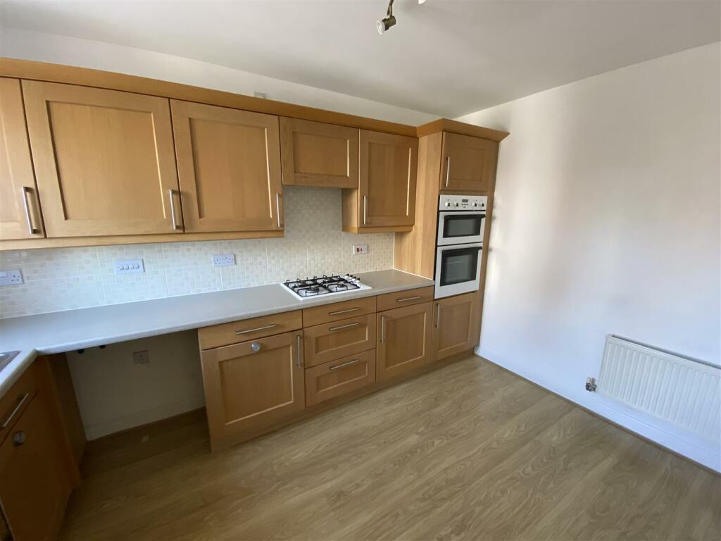 KITCHEN/BREAKFAST ROOM