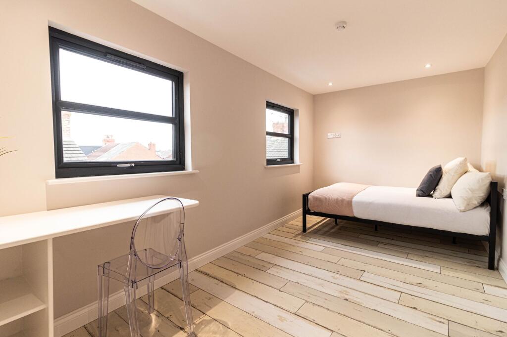 Bright, freshly renovated single bedroom with t...