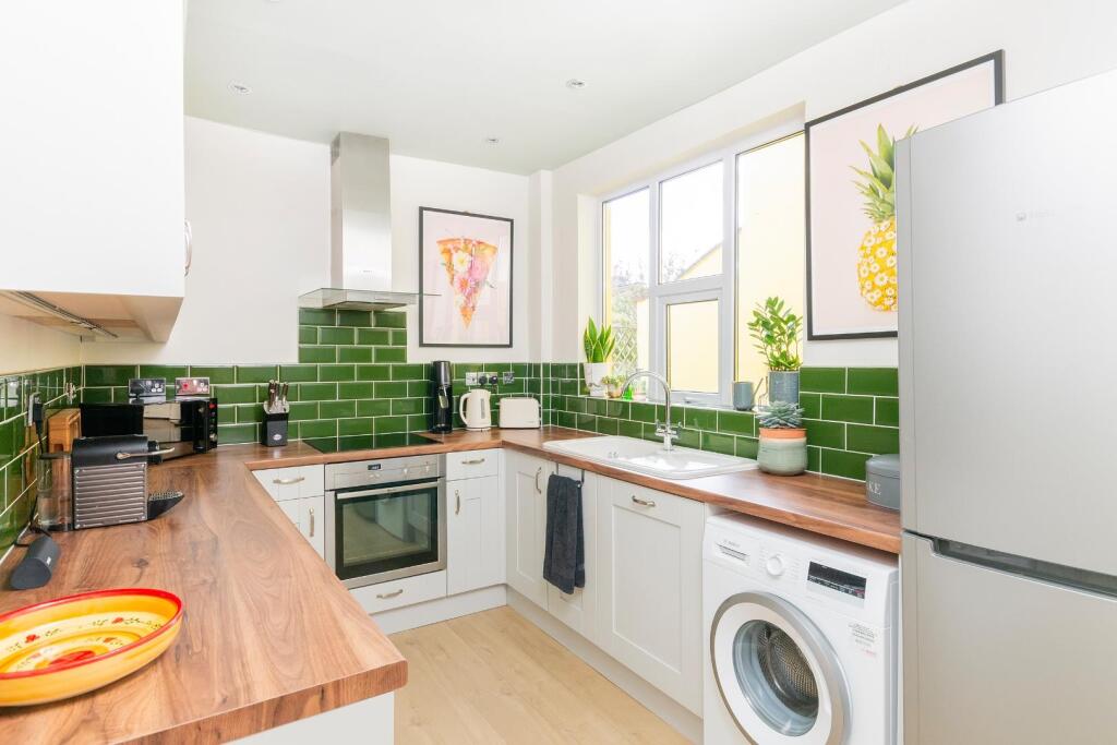 5GS5TN - Kitchen B.jpg