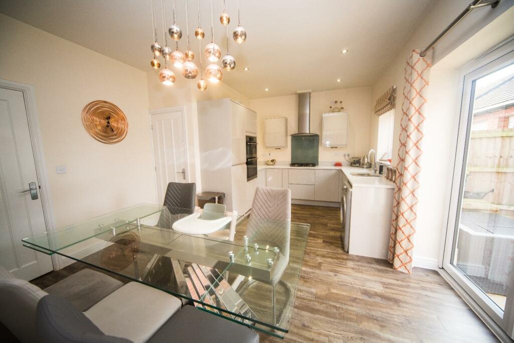 Dining Kitchen 1.jpg