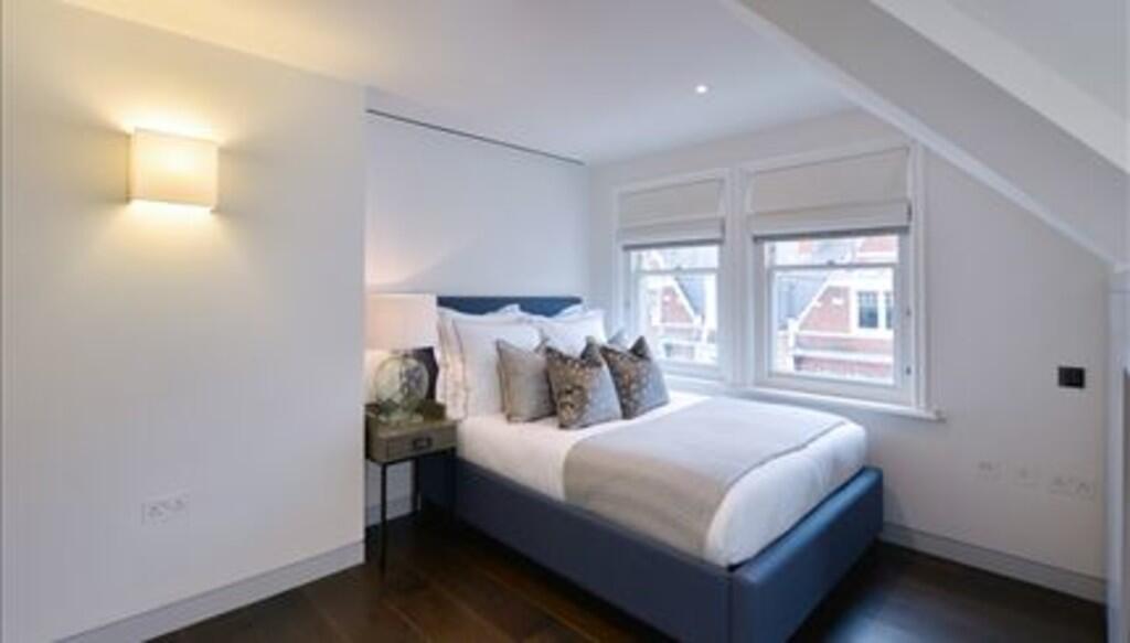 ss_p5798_63690665...