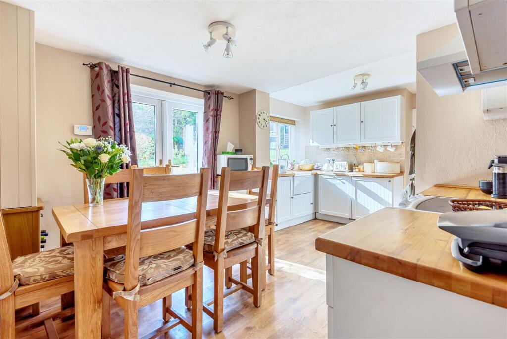 light kitchen / diner