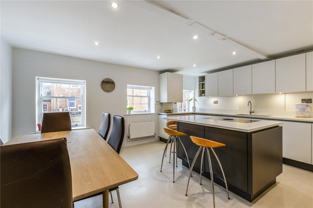 Kitchen/Dining