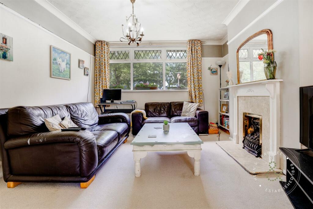 Manor Way, Whitchurch, Hern Crabtree (8).jpg