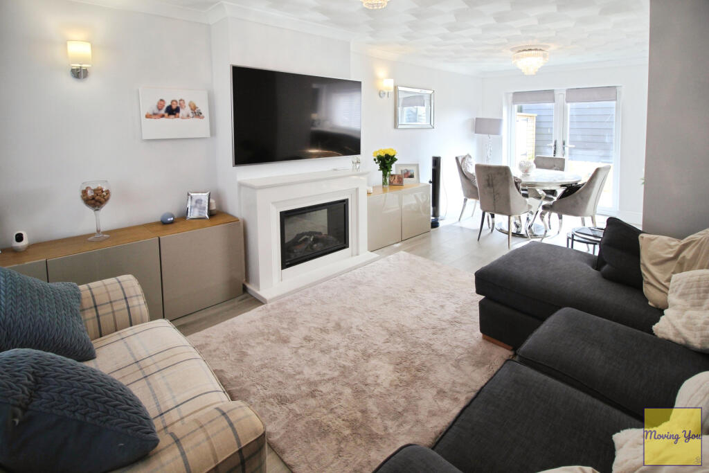 Lounge area.JPG