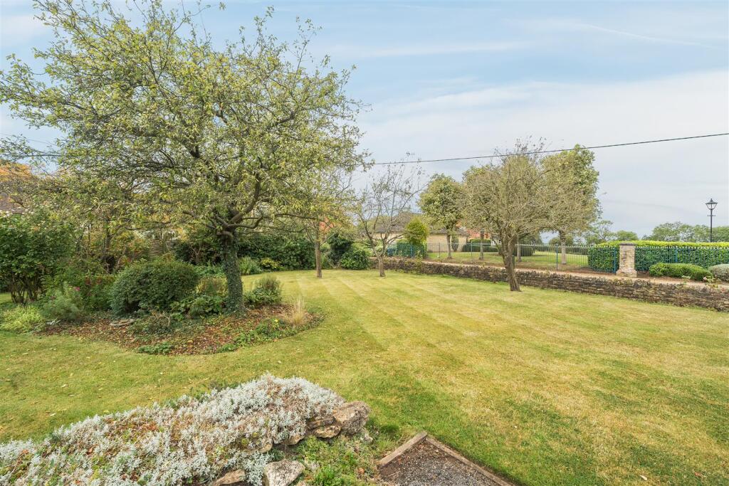 39 High Street, Whittlebury