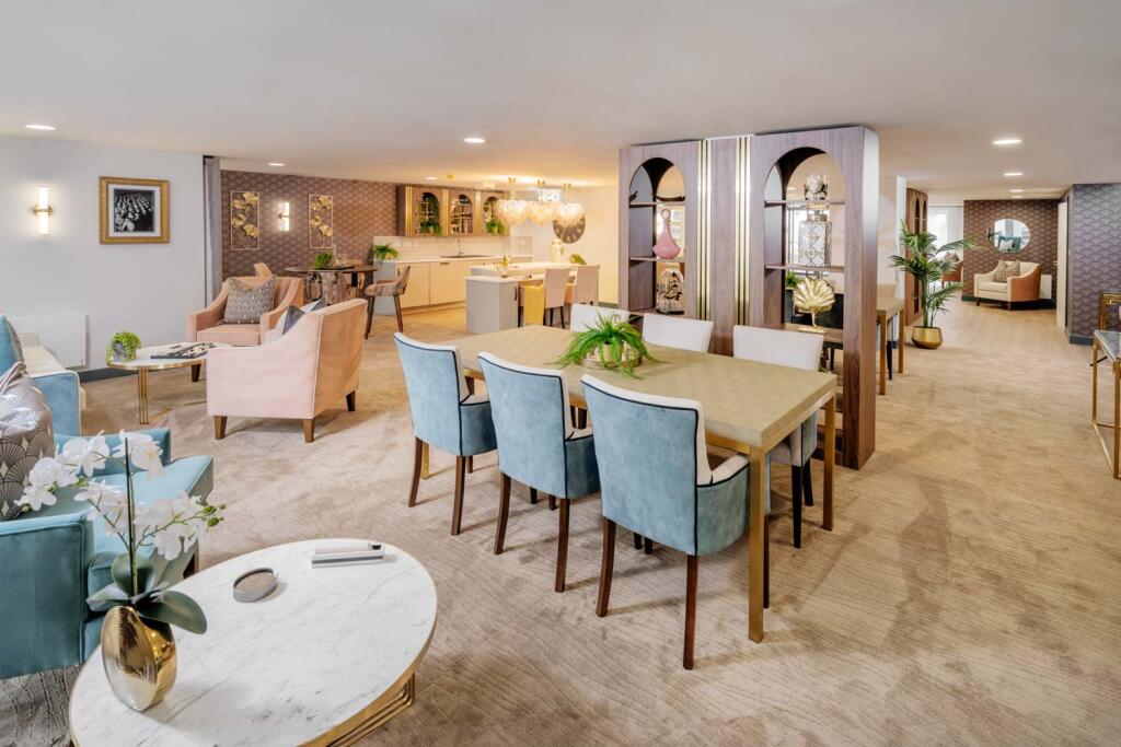 Homeowners Lounge 
