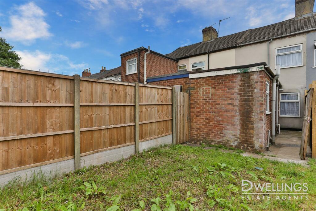 DWELEST- 55, Princess Street, DE14 2NP - 011.jpg